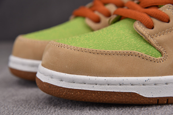 Nike SB Dunk Low Escargot  FQ7585-200