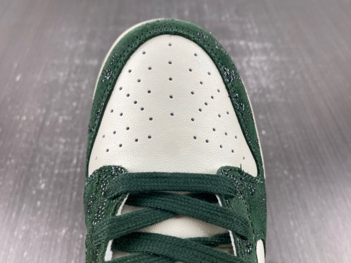 Nike Dunk Low WMNS Green Snake FQ8893-397