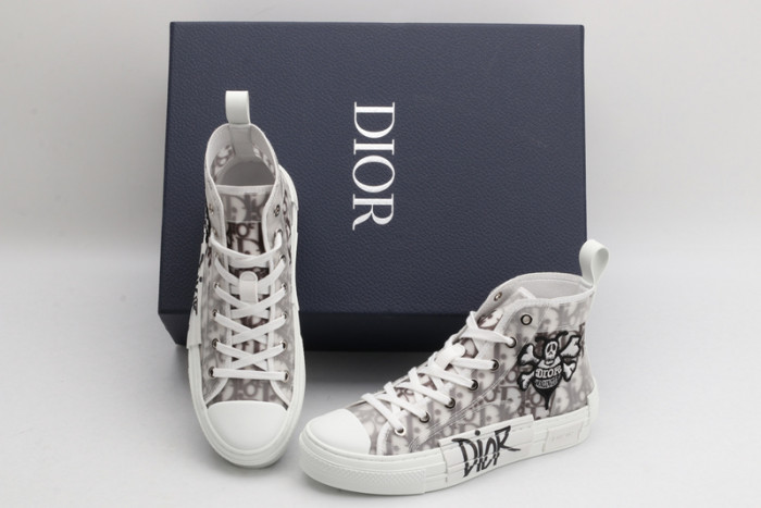D10R SNEAKER