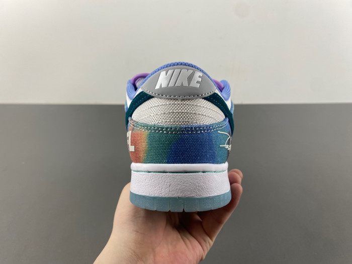 Nike SB Dunk Low Futura Laboratories Bleached Aqua  HF6061-400
