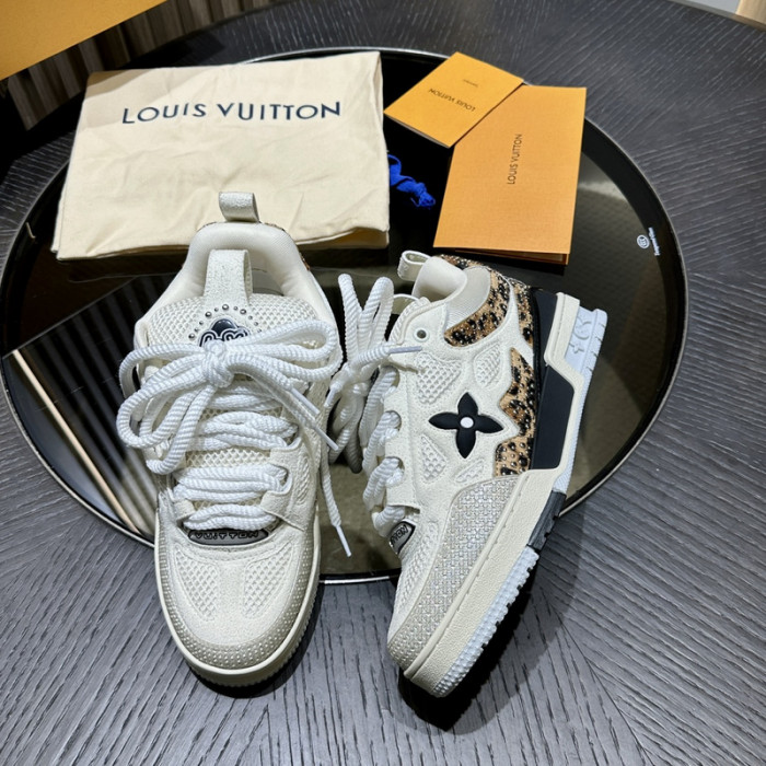 L0VT SNEAKER