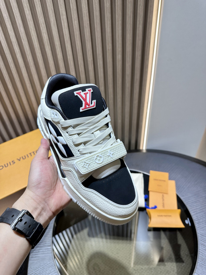 L0VT SNEAKER