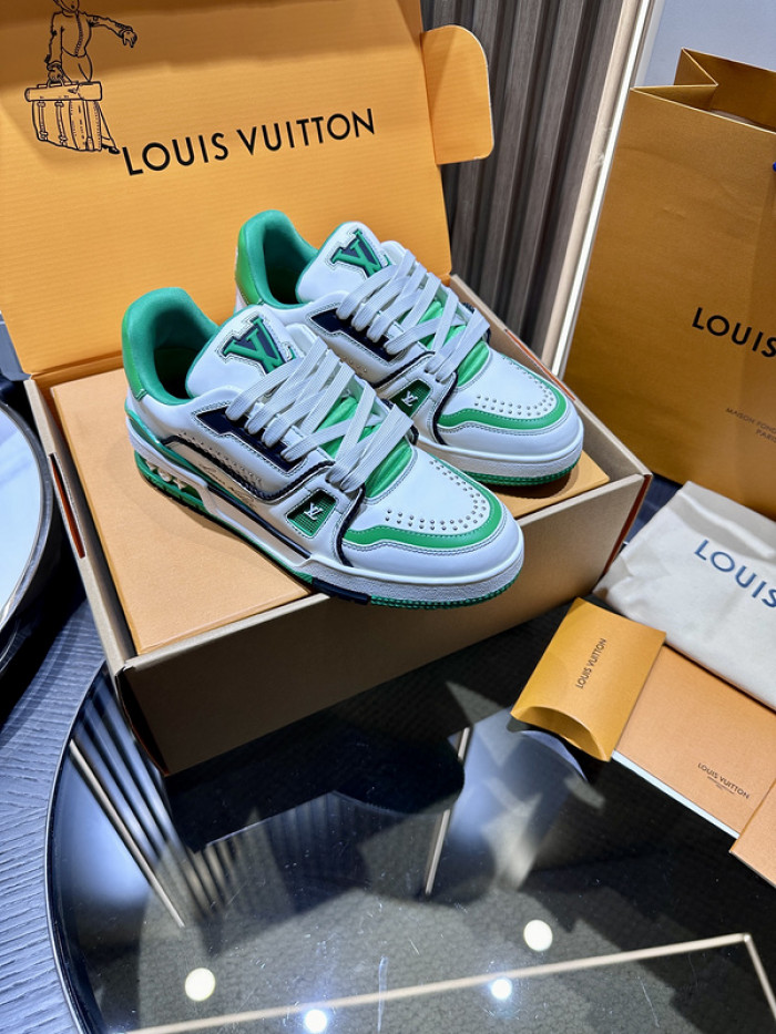 L0VT SNEAKER