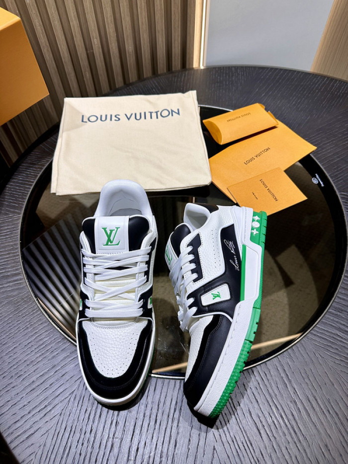 L0VT SNEAKER