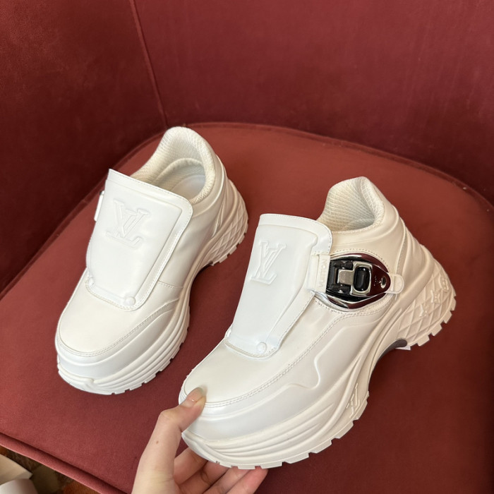 L0VT SNEAKER