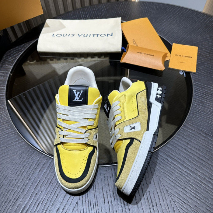 L0VT SNEAKER