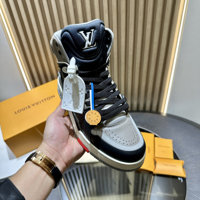 L0VT SNEAKER