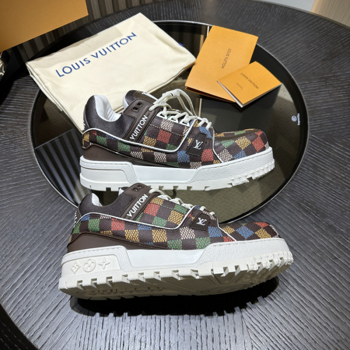 L0VT SNEAKER