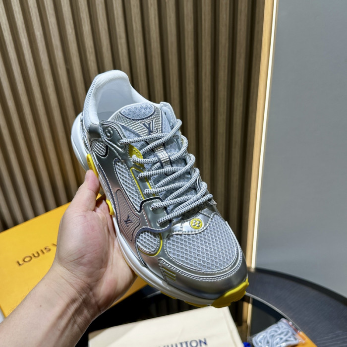 L0VT SNEAKER