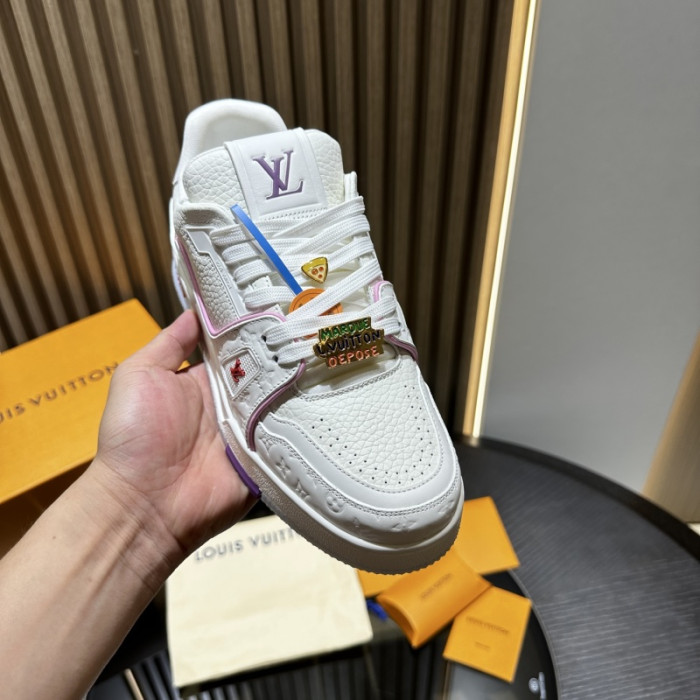 L0VT SNEAKER