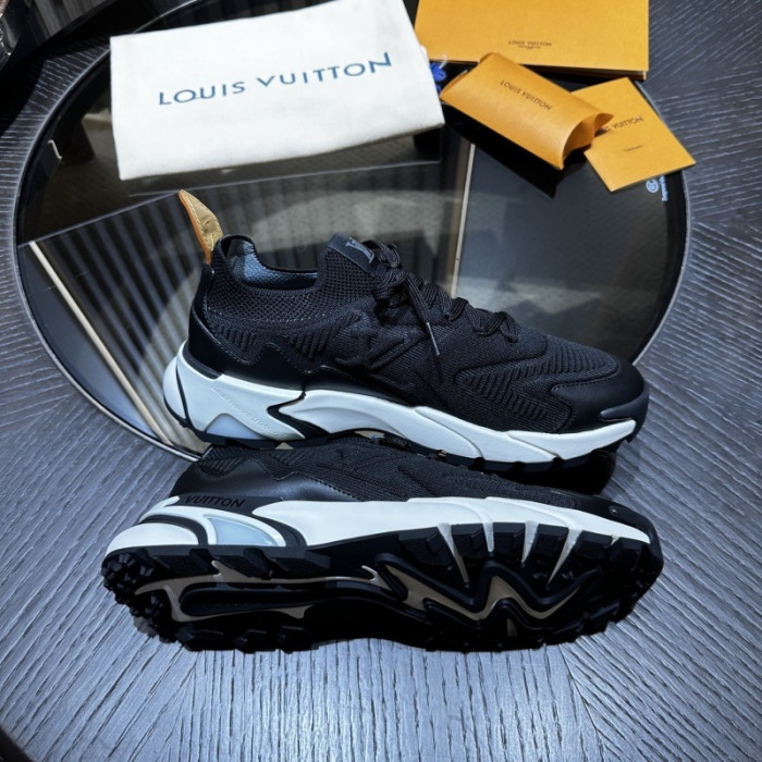 L0VT SNEAKER