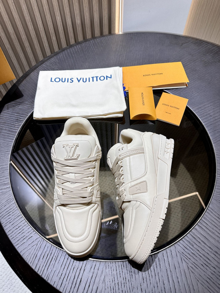 L0VT SNEAKER