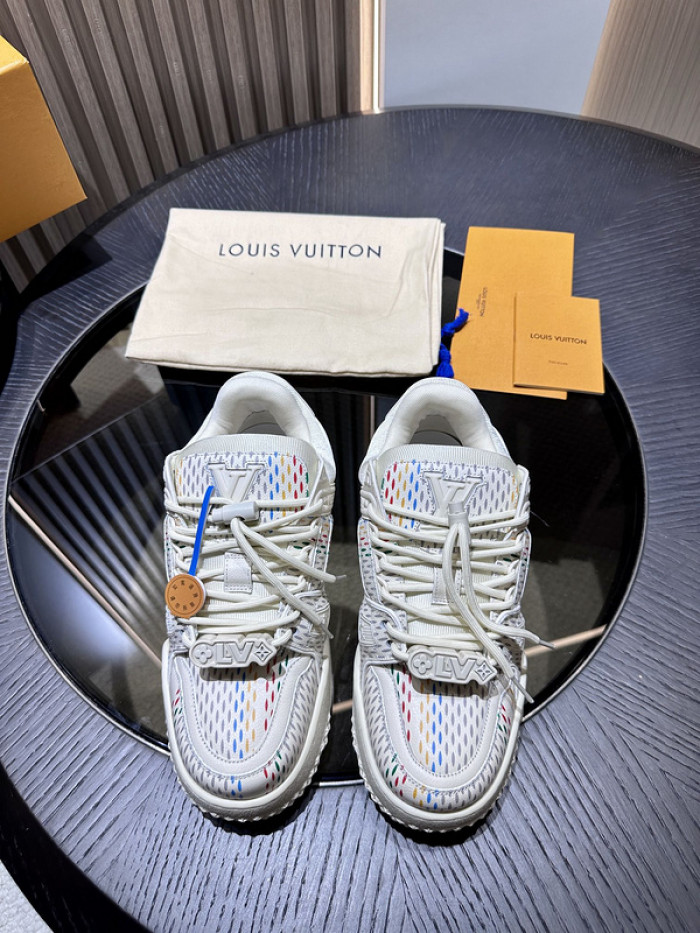 L0VT SNEAKER