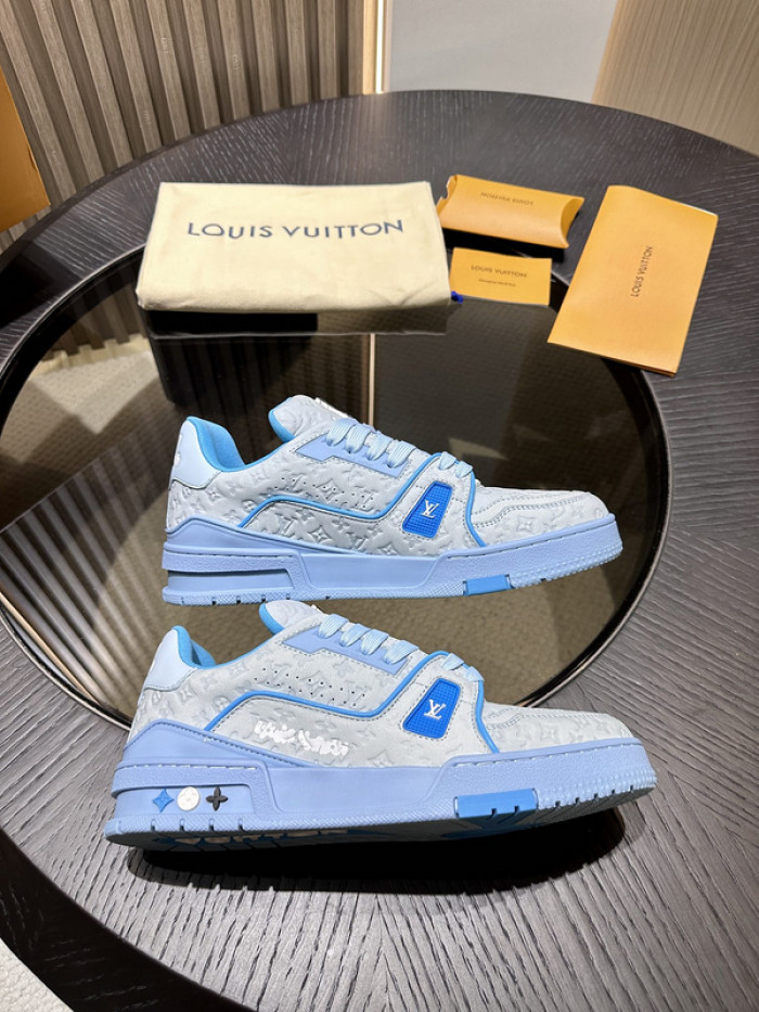 L0VT SNEAKER
