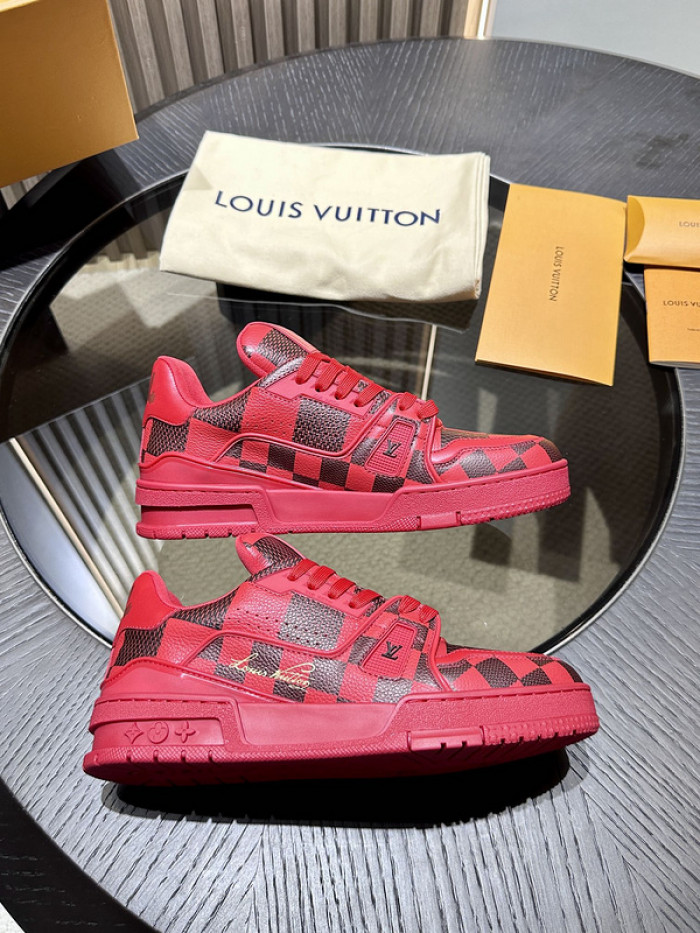 L0VT SNEAKER