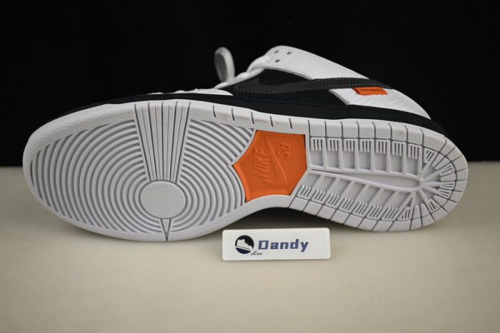 TIGHTBOOTH x NK Dunk SB Low FD2629-100