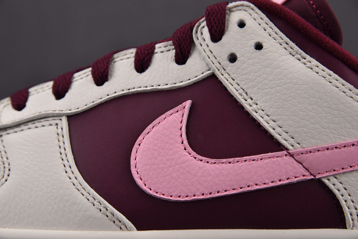 NIKE DUNK LOW Valentine