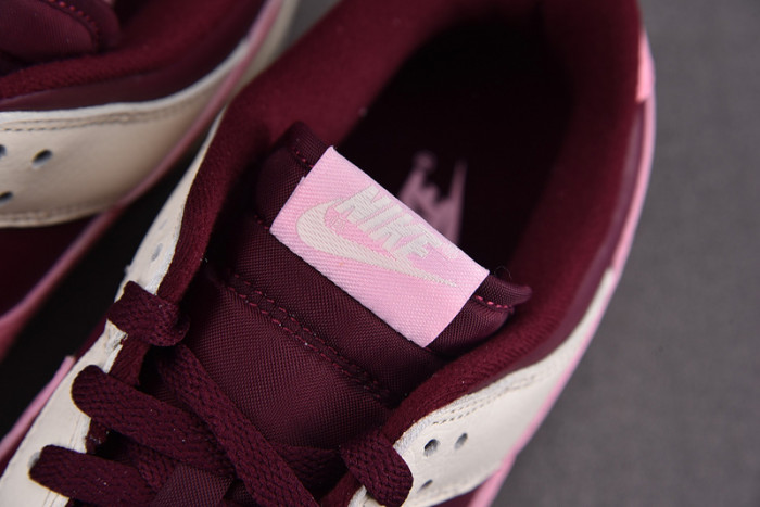 NIKE DUNK LOW Valentine