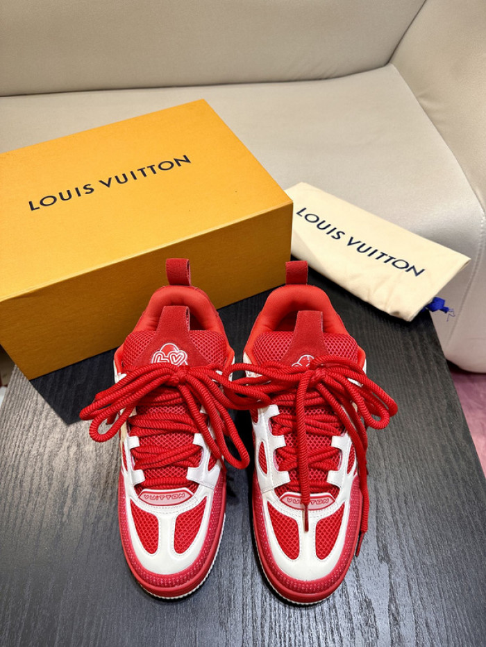 L0VT SNEAKER