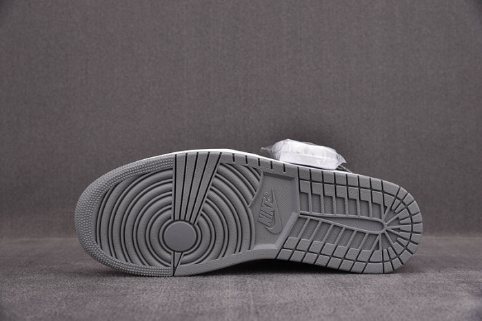 AIR JORDAN 1 HIGH OG “REBELLIONAIRE” 555088-036